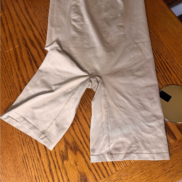 Shear Body-Shaping Open Bust Mid-Thigh Bodysuit – Beige, Size Medium - Picture 5 of 6